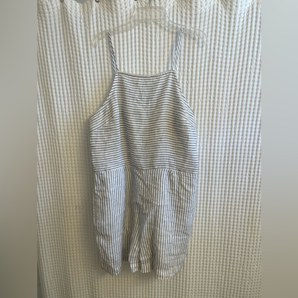 VIneyard Vines jet stripe linen romper - Picture 1 of 5